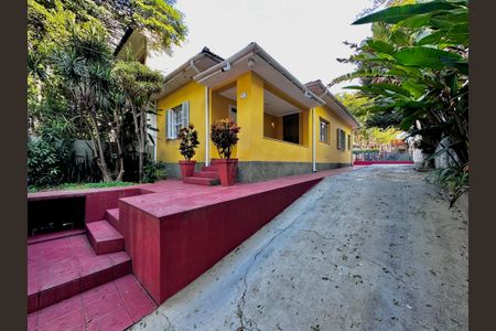 Casa à venda com 114m², 2 quartos e sem vaga Casa à venda com 114m², 2 quartos e sem vagaGaragem