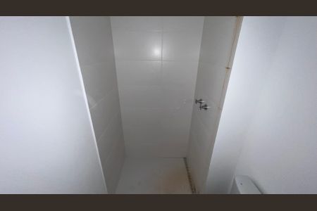 Apartamento à venda com 55m², 2 quartos e 1 vaga Apartamento à venda com 55m², 2 quartos e 1 vagaBanheiro da Suíte 2