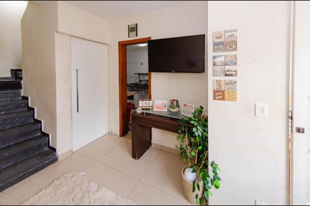 Casa à venda com 150m², 2 quartos e 2 vagasSala