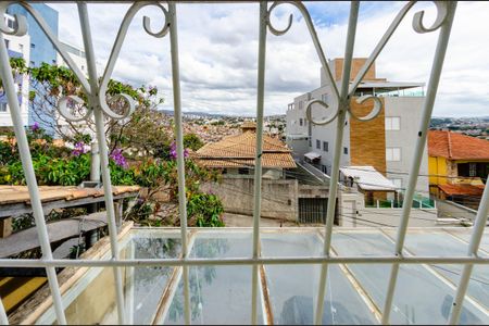 Casa à venda com 150m², 2 quartos e 2 vagasVista