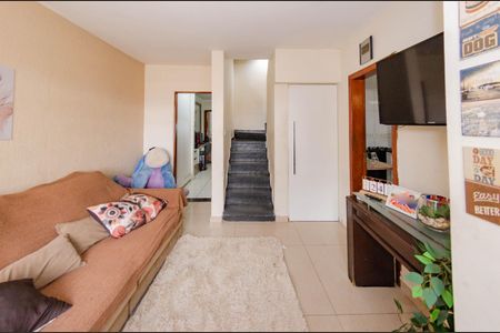 Casa à venda com 150m², 2 quartos e 2 vagasSala