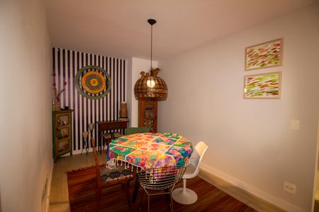 Apartamento à venda com 100m², 2 quartos e 1 vaga Apartamento à venda com 100m², 2 quartos e 1 vagaSala de Jantar