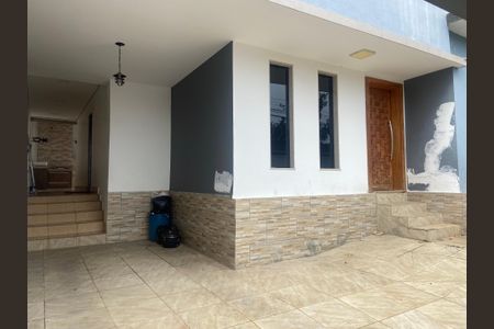 Casa para alugar com 360m², 4 quartos e 2 vagas Casa para alugar com 360m², 4 quartos e 2 vagasÁrea externa
