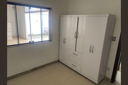 Casa para alugar com 360m², 4 quartos e 2 vagas Casa para alugar com 360m², 4 quartos e 2 vagasQuarto