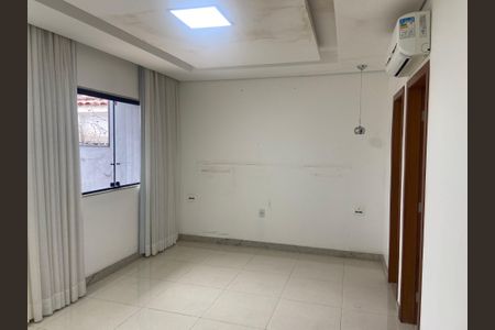 Casa para alugar com 360m², 4 quartos e 2 vagas Casa para alugar com 360m², 4 quartos e 2 vagasQuarto