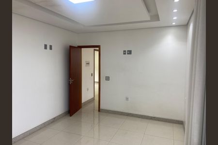 Casa para alugar com 360m², 4 quartos e 2 vagas Casa para alugar com 360m², 4 quartos e 2 vagasQuarto
