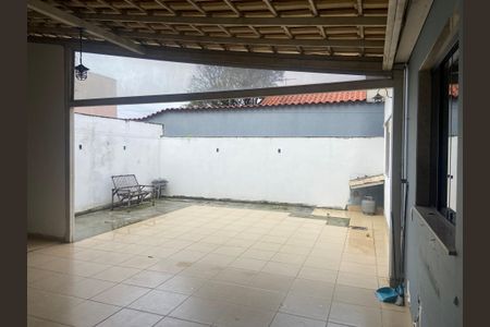 Casa para alugar com 360m², 4 quartos e 2 vagas Casa para alugar com 360m², 4 quartos e 2 vagasÁrea externa
