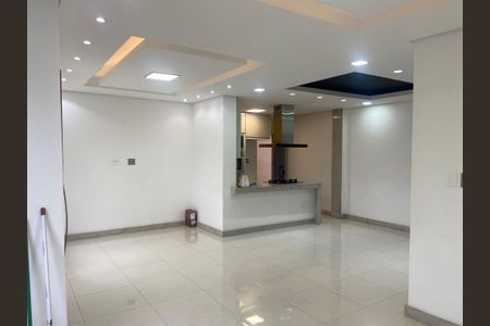 Casa para alugar com 360m², 4 quartos e 2 vagas Casa para alugar com 360m², 4 quartos e 2 vagasSala