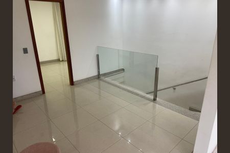 Casa para alugar com 360m², 4 quartos e 2 vagas Casa para alugar com 360m², 4 quartos e 2 vagasCorredor