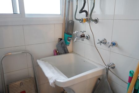 Apartamento à venda com 74m², 3 quartos e 1 vagaÁrea de Serviço