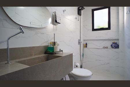 Casa de condomínio para alugar com 200m², 5 quartos e 3 vagas Casa de condomínio para alugar com 200m², 5 quartos e 3 vagasBanheiro