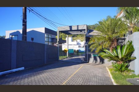 Casa de condomínio para alugar com 200m², 5 quartos e 3 vagas Casa de condomínio para alugar com 200m², 5 quartos e 3 vagasFachada