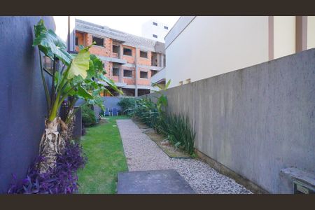 Casa de condomínio para alugar com 200m², 5 quartos e 3 vagas Casa de condomínio para alugar com 200m², 5 quartos e 3 vagasPátio
