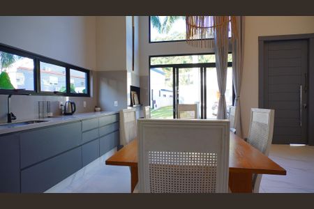 Casa de condomínio para alugar com 200m², 5 quartos e 3 vagas Casa de condomínio para alugar com 200m², 5 quartos e 3 vagasCozinha