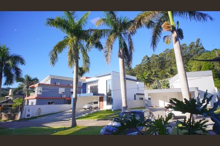 Casa de condomínio para alugar com 200m², 5 quartos e 3 vagas Casa de condomínio para alugar com 200m², 5 quartos e 3 vagasSala Vista