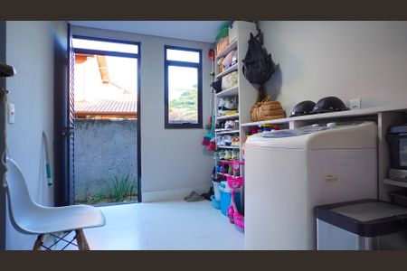 Casa de condomínio para alugar com 200m², 5 quartos e 3 vagas Casa de condomínio para alugar com 200m², 5 quartos e 3 vagasÁrea de serviço