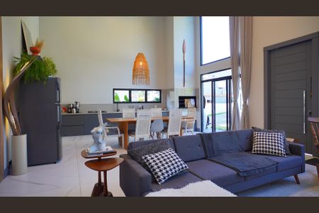 Casa de condomínio para alugar com 200m², 5 quartos e 3 vagas Casa de condomínio para alugar com 200m², 5 quartos e 3 vagasSala