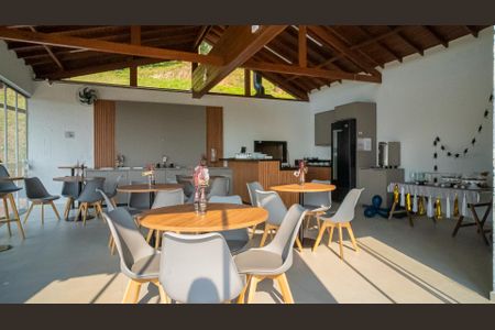 Casa de condomínio para alugar com 200m², 5 quartos e 3 vagas Casa de condomínio para alugar com 200m², 5 quartos e 3 vagasÁrea comum - Salão de festas