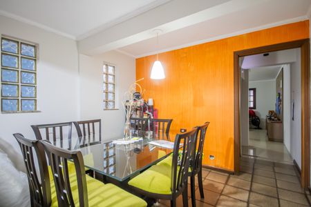 Casa à venda com 200m², 3 quartos e 2 vagas Casa à venda com 200m², 3 quartos e 2 vagasCopa