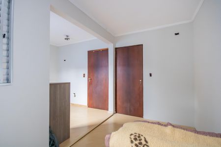 Casa à venda com 200m², 3 quartos e 2 vagas Casa à venda com 200m², 3 quartos e 2 vagasQuarto 2