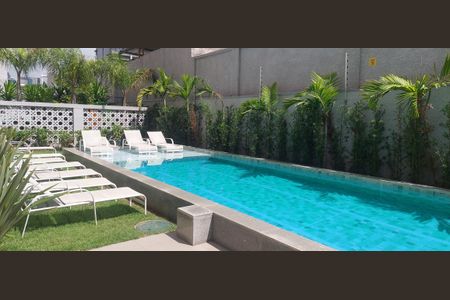 Apartamento à venda com 36m², 1 quarto e sem vaga Apartamento à venda com 36m², 1 quarto e sem vagaÁrea comum - Piscina