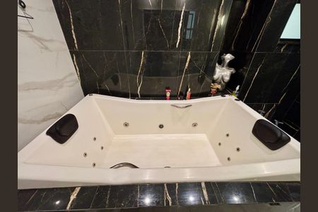 Apartamento à venda com 148m², 3 quartos e 1 vagaBanheiro da Suíte 2