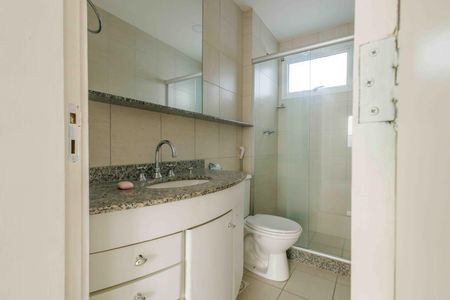 Apartamento à venda com 79m², 3 quartos e 2 vagasBanheiro da Suíte