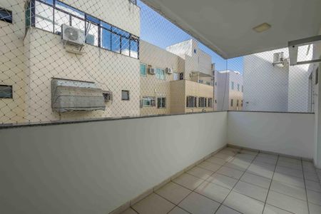 Apartamento à venda com 79m², 3 quartos e 2 vagasVaranda