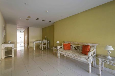 Apartamento à venda com 79m², 3 quartos e 2 vagasÁrea Comum Recepção