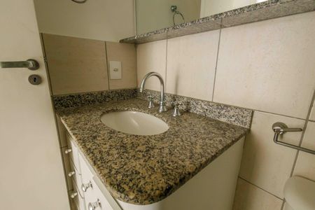 Apartamento à venda com 79m², 3 quartos e 2 vagasBanheiro Social