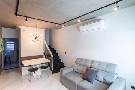 Casa à venda com 80m², 3 quartos e 2 vagas Casa à venda com 80m², 3 quartos e 2 vagasSala