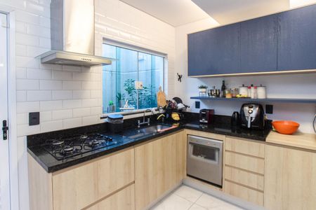 Casa à venda com 80m², 3 quartos e 2 vagas Casa à venda com 80m², 3 quartos e 2 vagasCozinha