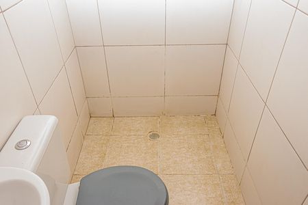 Casa para alugar com 60m², 1 quarto e sem vaga Casa para alugar com 60m², 1 quarto e sem vagaBanheiro