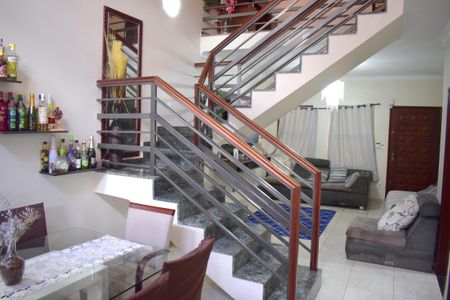 Casa para alugar com 387m², 3 quartos e 2 vagasSala