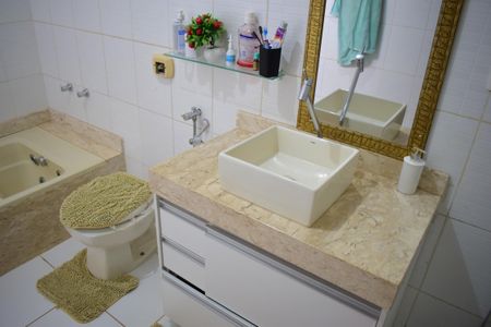 Casa para alugar com 387m², 3 quartos e 2 vagasBanheiro da Suíte