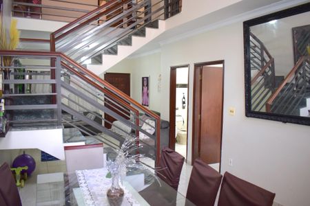 Casa para alugar com 387m², 3 quartos e 2 vagasSala