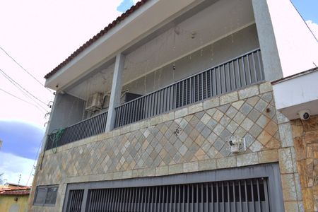 Casa para alugar com 387m², 3 quartos e 2 vagasFachada