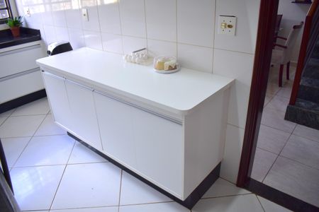 Casa para alugar com 387m², 3 quartos e 2 vagasCozinha - Armários