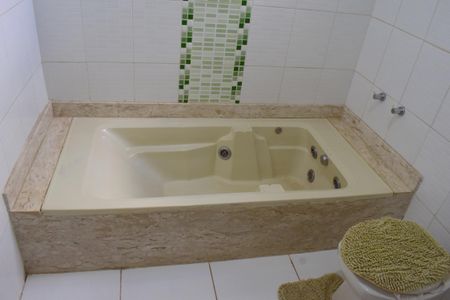 Casa para alugar com 387m², 3 quartos e 2 vagasBanheiro da Suíte