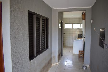 Casa para alugar com 387m², 3 quartos e 2 vagasCorredor