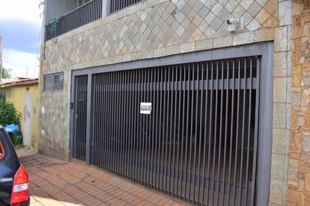 Casa para alugar com 387m², 3 quartos e 2 vagasFachada