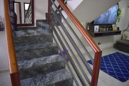 Casa para alugar com 387m², 3 quartos e 2 vagasEscada