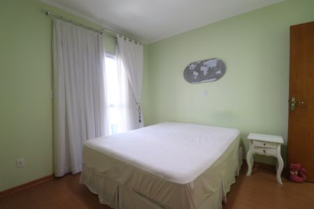 Casa à venda com 169m², 3 quartos e 5 vagasSuíte