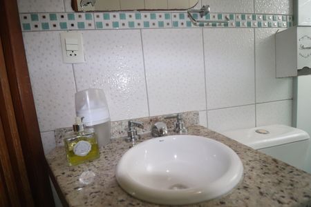 Casa à venda com 169m², 3 quartos e 5 vagasBanheiro 