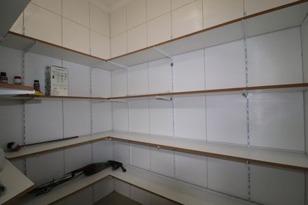 Casa à venda com 169m², 3 quartos e 5 vagasDespensa