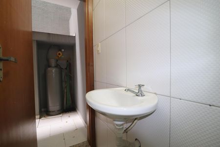 Casa à venda com 169m², 3 quartos e 5 vagasBanheiro de Serviço