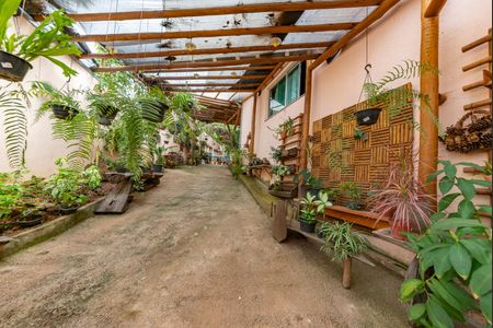 Casa para alugar com 2000m², 4 quartos e 4 vagas Casa para alugar com 2000m², 4 quartos e 4 vagasQuintal