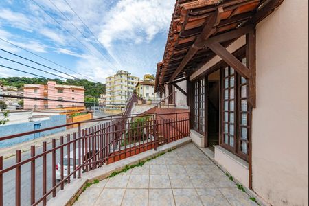 Casa para alugar com 2000m², 4 quartos e 4 vagas Casa para alugar com 2000m², 4 quartos e 4 vagasVaranda da Sala