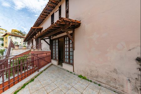 Casa para alugar com 2000m², 4 quartos e 4 vagas Casa para alugar com 2000m², 4 quartos e 4 vagasVaranda da Sala