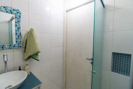 Apartamento à venda com 65m², 2 quartos e 1 vagaBanheiro Social
